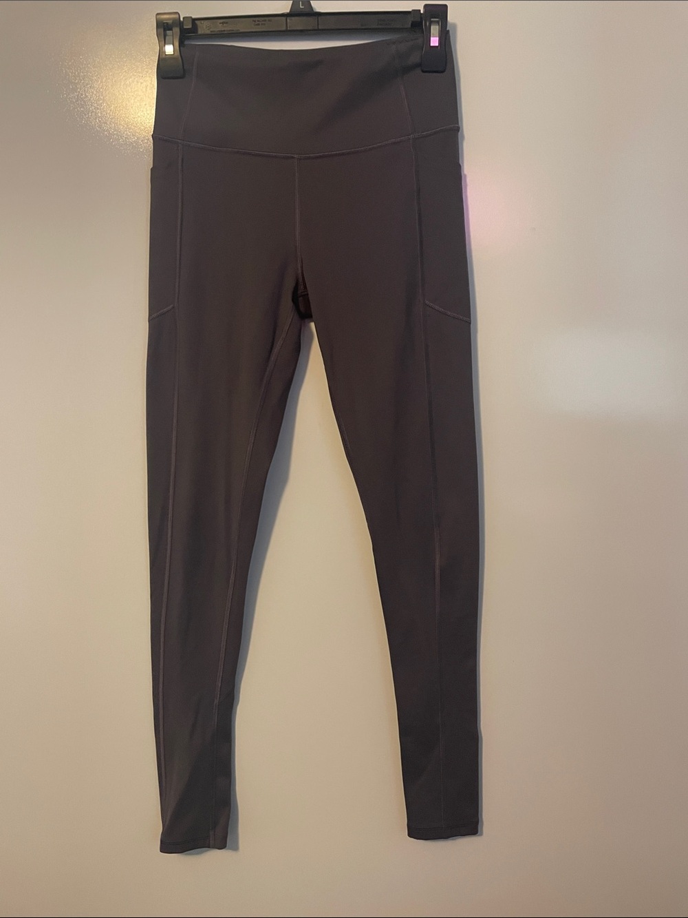 Victoria’s Secret gray leggings high rise with pockets size 6
